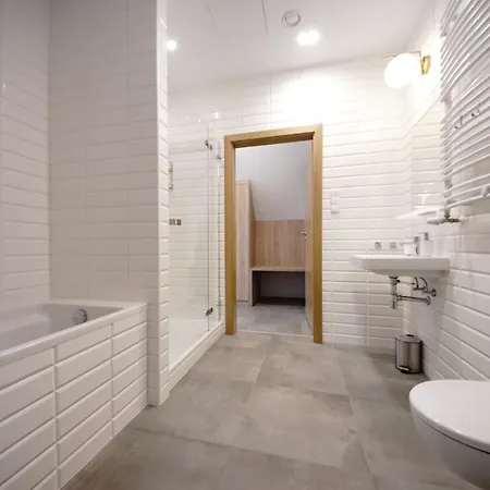Bh Properties, Teatr Wybrzeze Srodmiescie