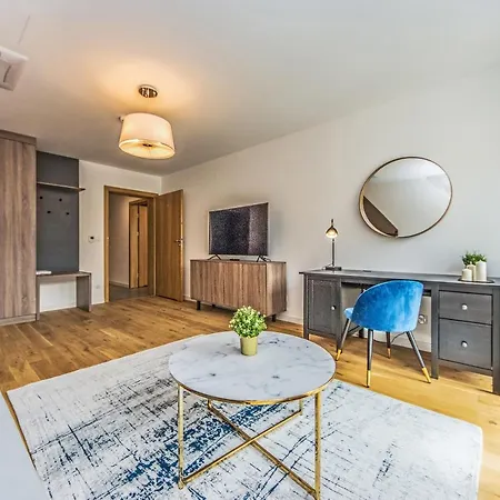 Bh Properties, Teatr Wybrzeze Srodmiescie 아파트 *