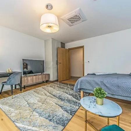 Bh Properties, Teatr Wybrzeze Srodmiescie * 그단스크