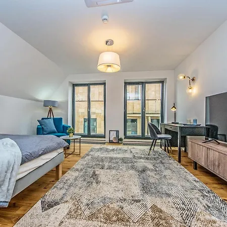 Bh Properties, Teatr Wybrzeze Srodmiescie 아파트
