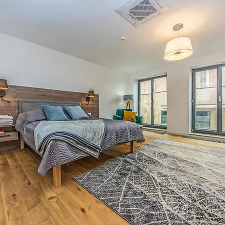 Bh Properties, Teatr Wybrzeze Srodmiescie 아파트 *