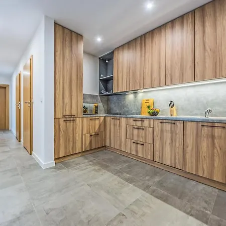 Bh Properties, Teatr Wybrzeze Srodmiescie グダニスク