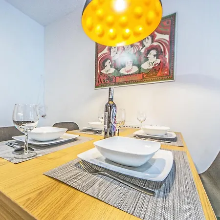 Bh Properties, Teatr Wybrzeze Srodmiescie * Gdańsk