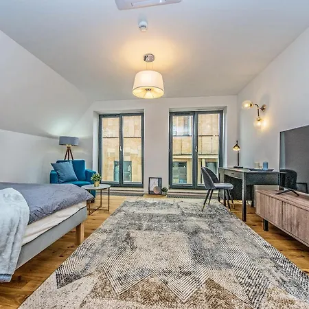 Bh Properties, Teatr Wybrzeze Srodmiescie Lejlighed