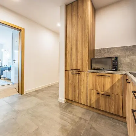 Bh Properties, Teatr Wybrzeze Srodmiescie グダニスク